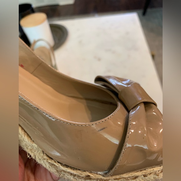 Valentino Garavani patent bow espadrilles open toe sandals. Size 38 (7.5 U.S.) - Picture 9 of 9